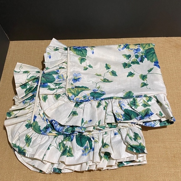 2 Vtg Waverly Garden Room SWEET VIOLETS Floral Ruffled Standard Pillow Shams - Picture 1 of 13
